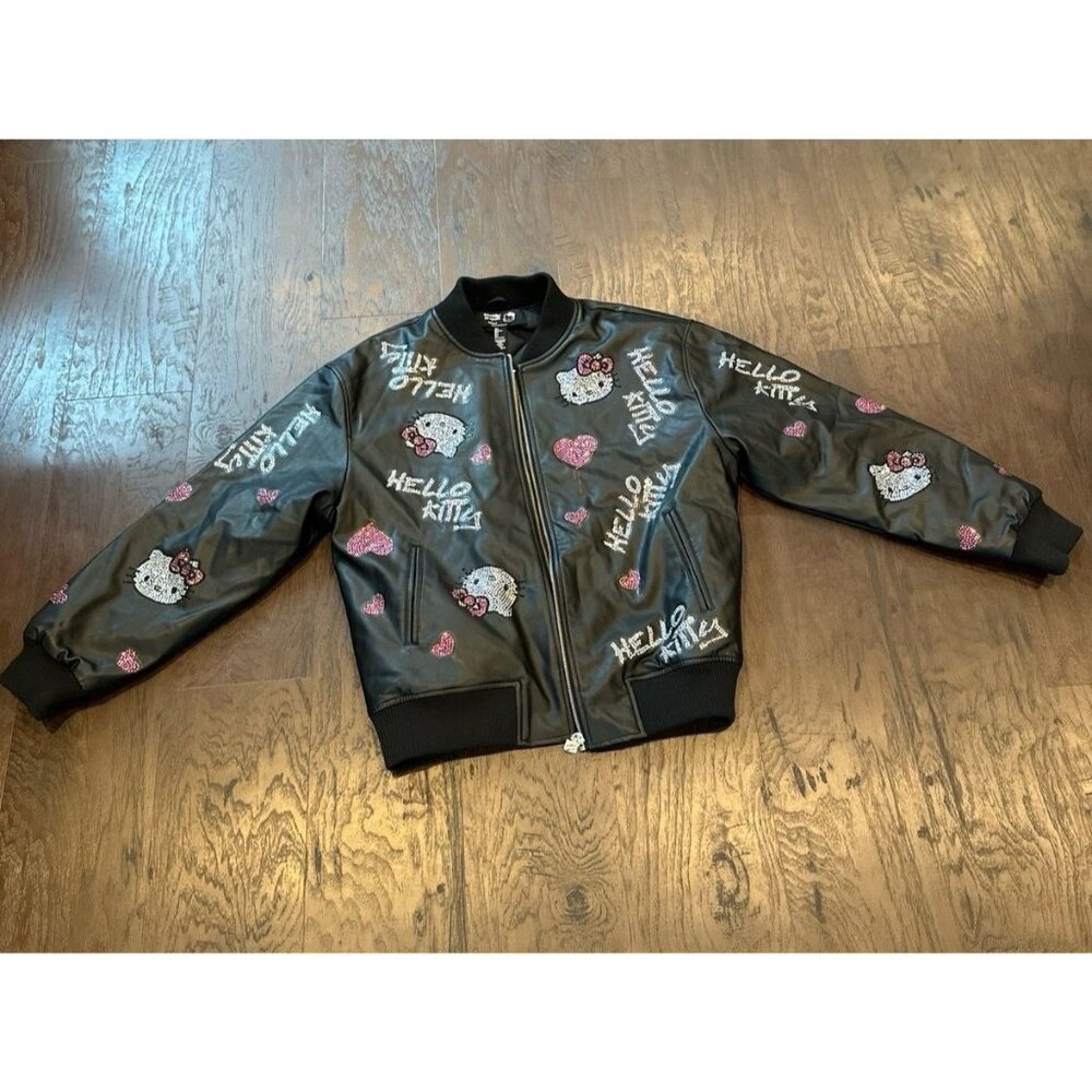 FOREVER 21 HELLO KITTY RINESTONES WOMANS BOMBER‎